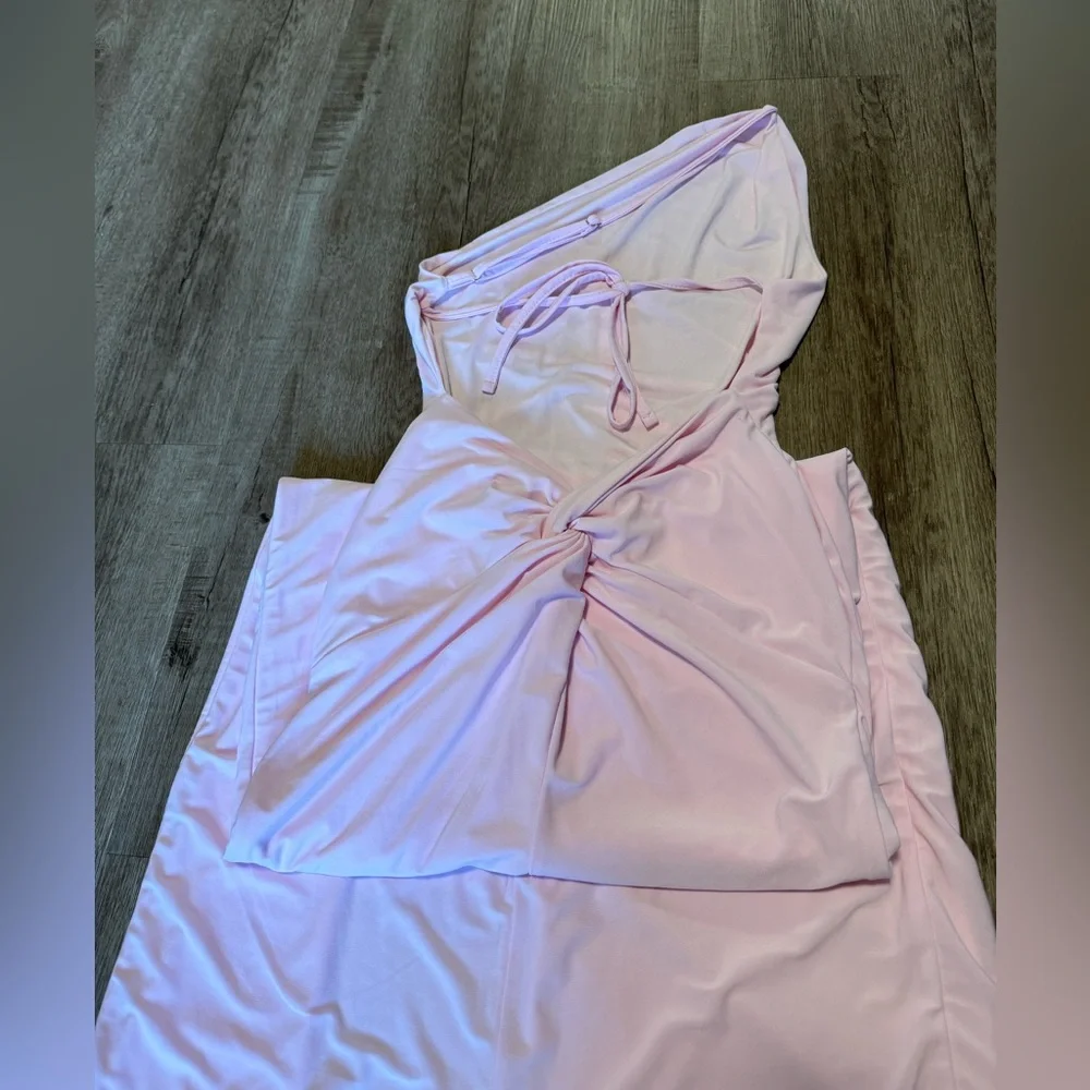 Elegant Pink One-Shoulder Dress - Picture 6 of 7